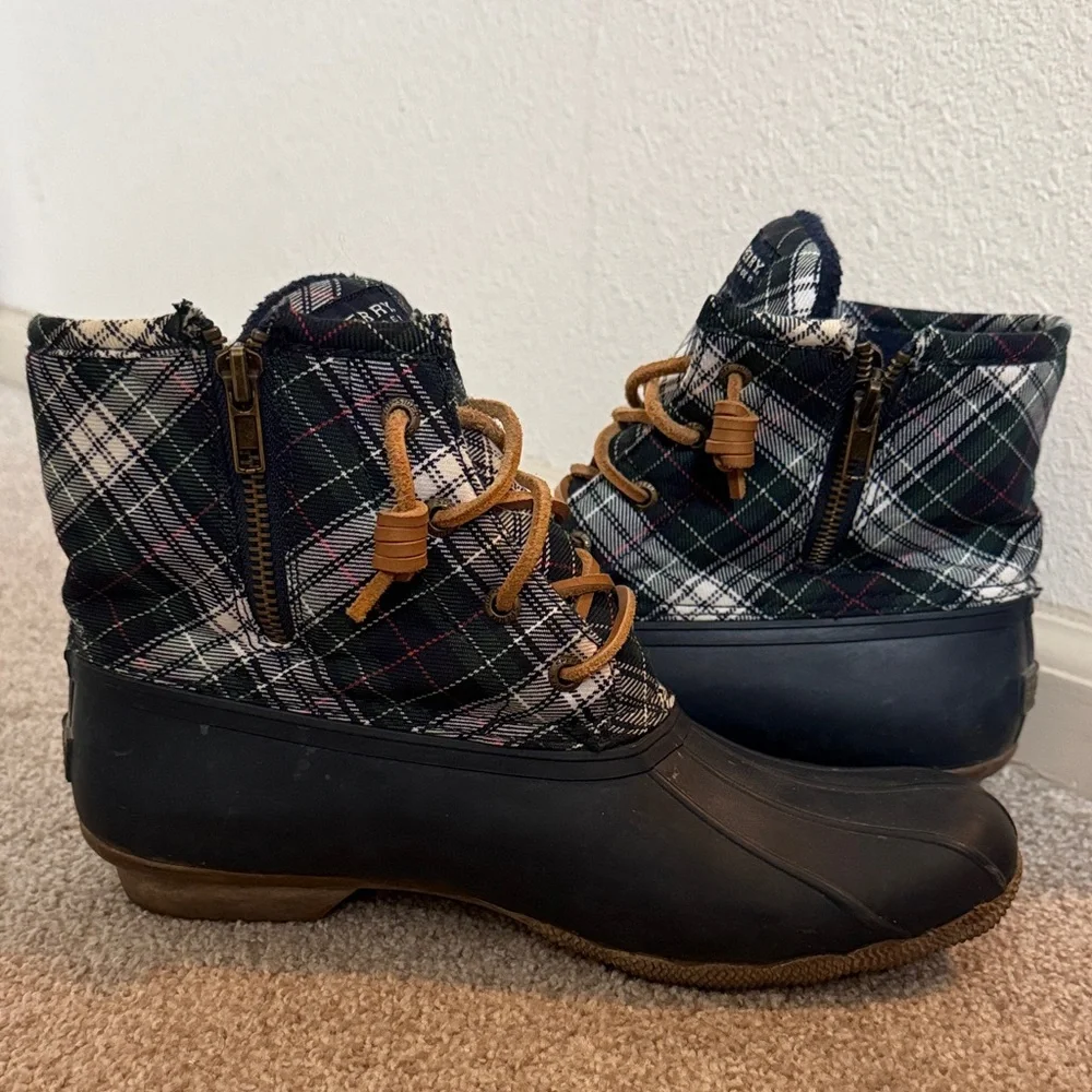 Sperry Plaid Duck Boots (Size 9)